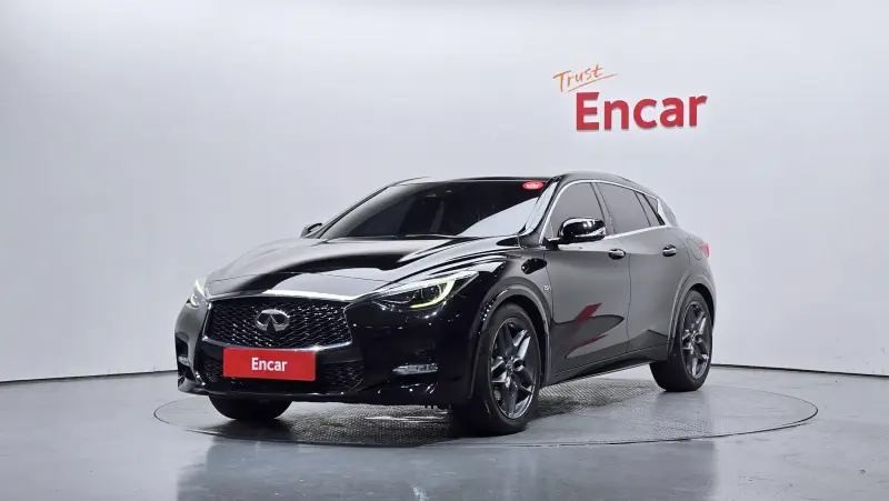 Infiniti Q30