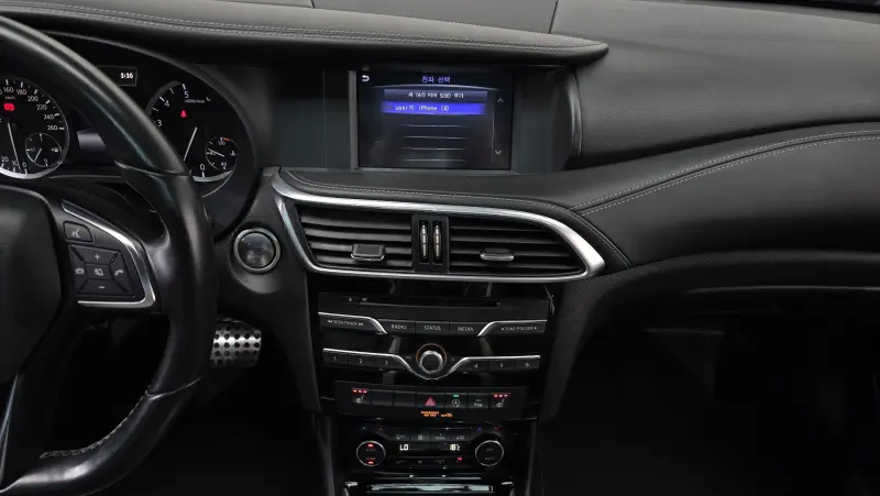Infiniti Q30