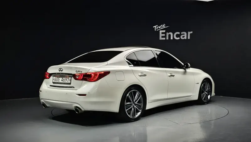 Infiniti Q50