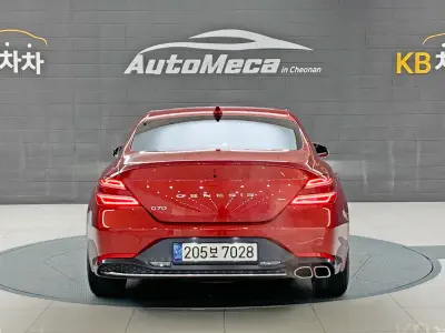 Genesis G70