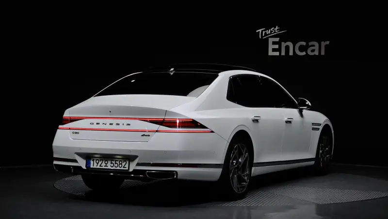Genesis G90