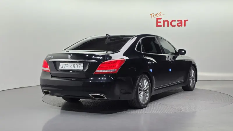 Hyundai Equus