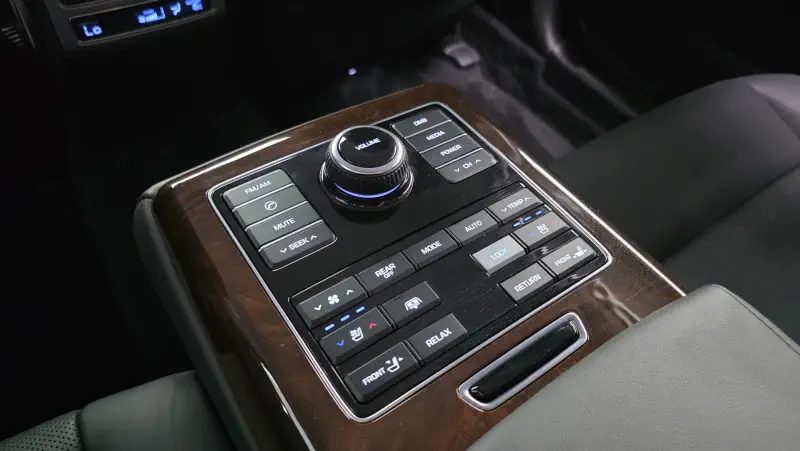 Hyundai Equus