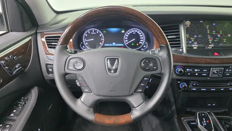 Hyundai Equus