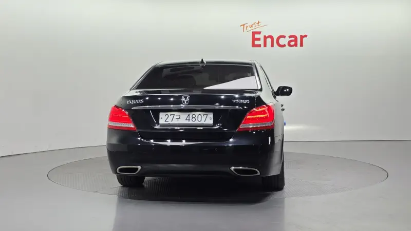 Hyundai Equus