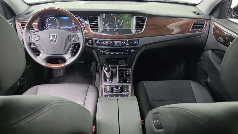 Hyundai Equus