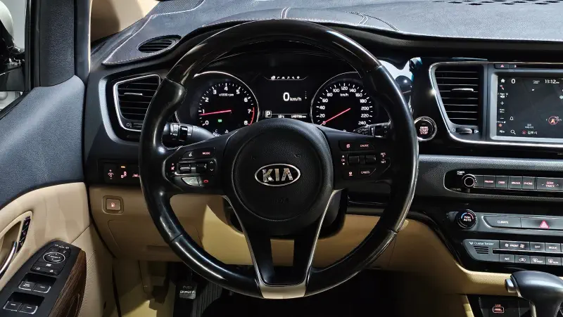 Kia Carnival