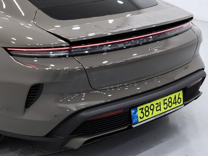 Porsche Taycan