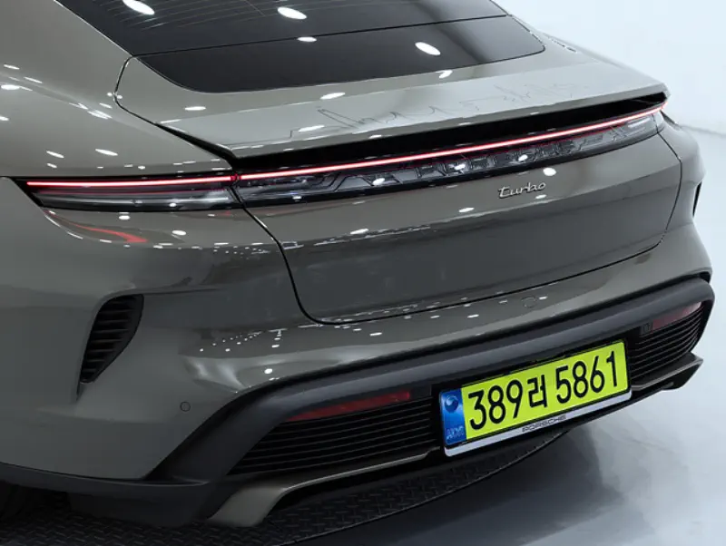 Porsche Taycan
