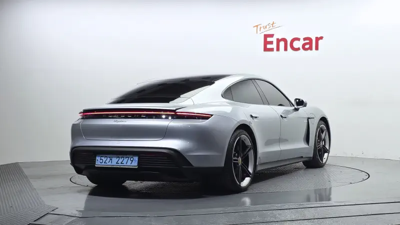 Porsche Taycan