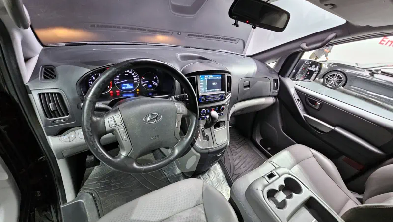 Hyundai Grand Starex