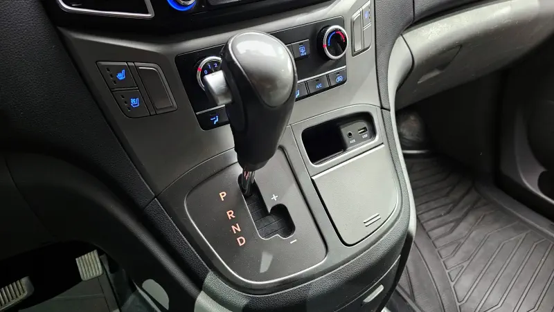 Hyundai Grand Starex