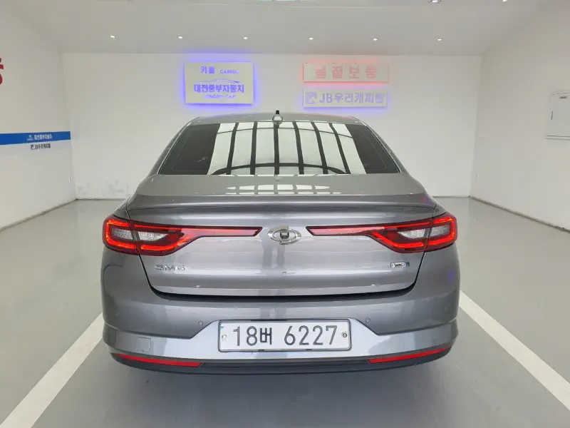 Renault SM6