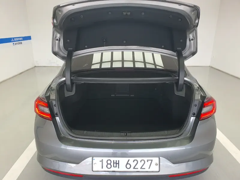 Renault SM6