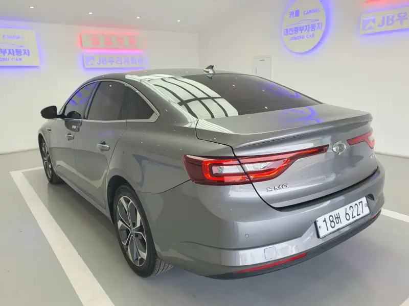 Renault SM6