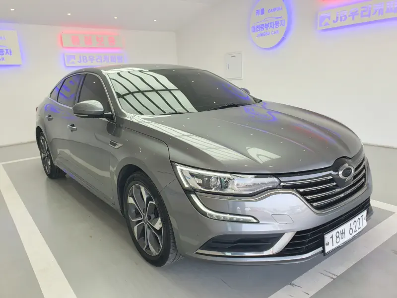 Renault SM6