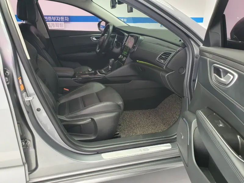 Renault SM6