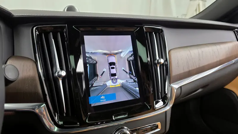 Volvo S90