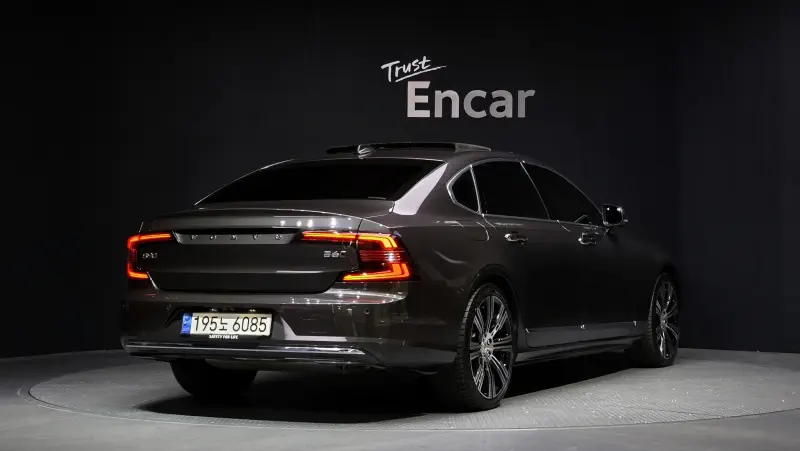 Volvo S90