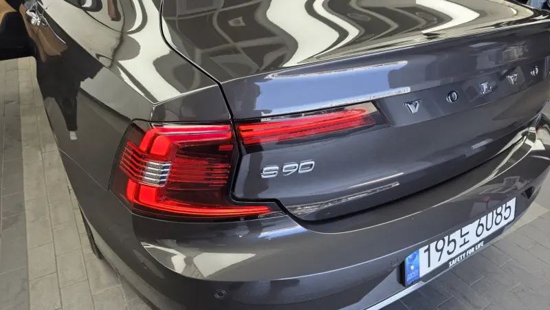 Volvo S90