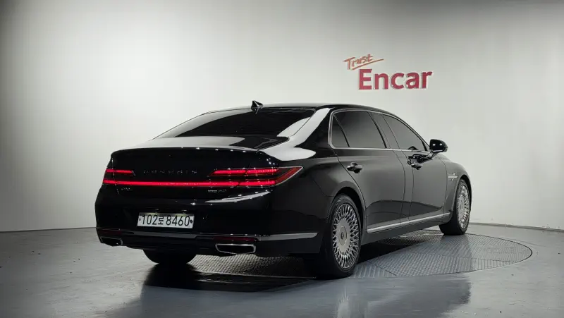 Genesis G90