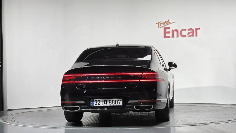 Genesis G90