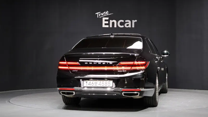 Genesis G90