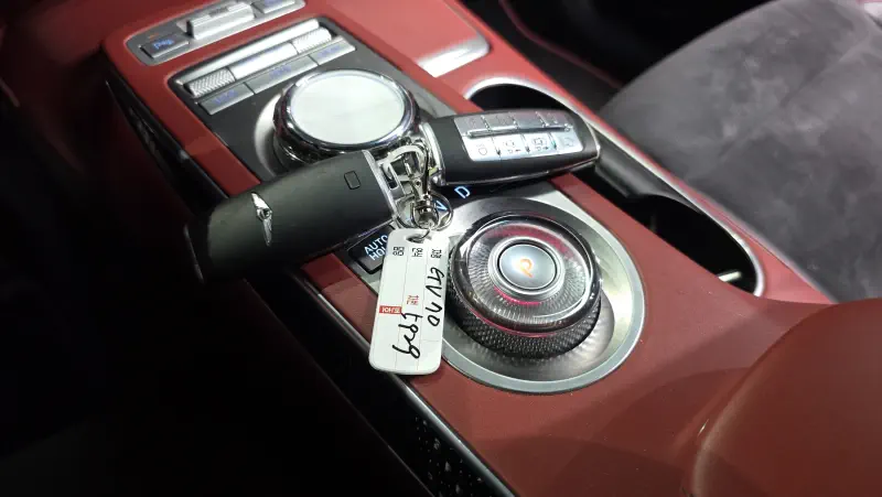 Genesis GV70