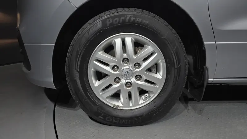 Hyundai Grand Starex