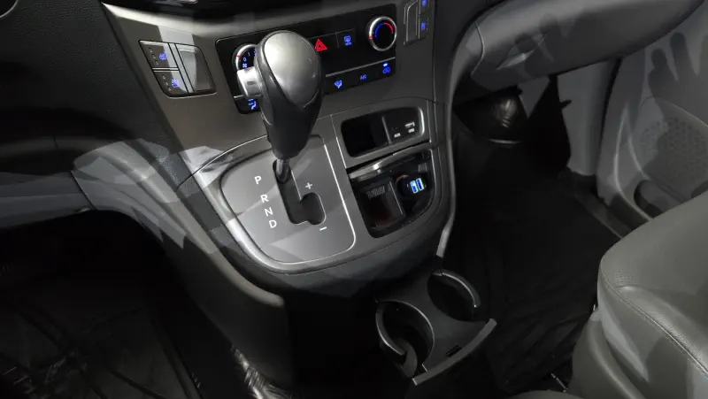 Hyundai Grand Starex