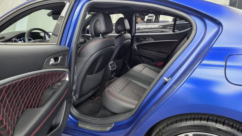 Genesis G70