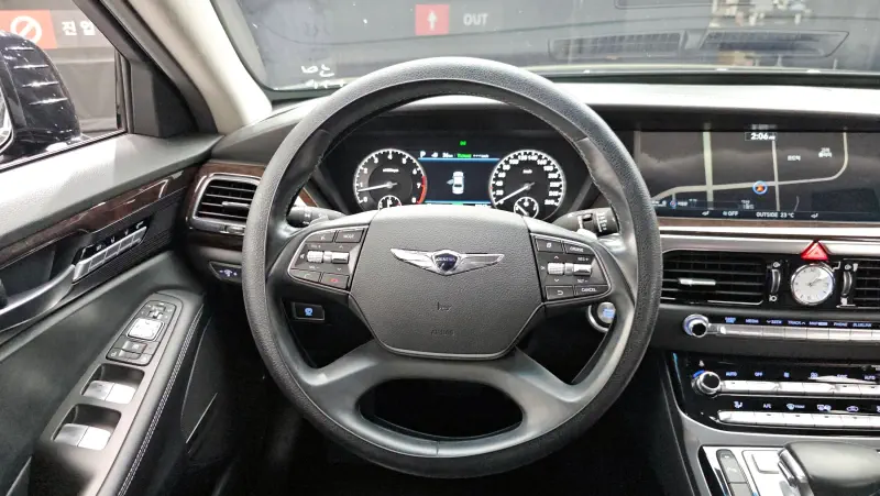 Genesis EQ900