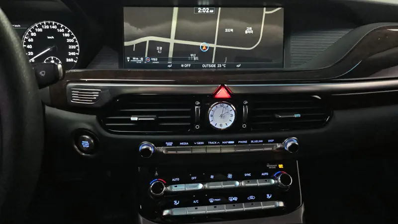 Genesis EQ900