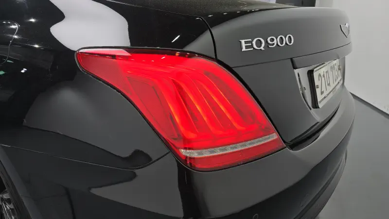 Genesis EQ900