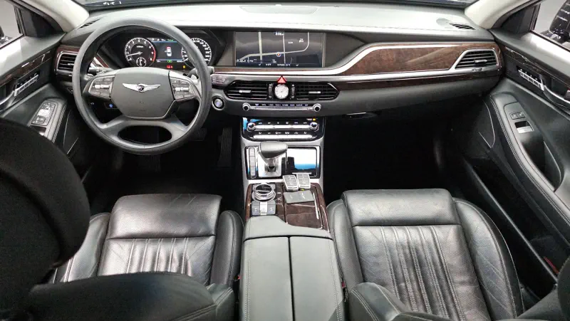 Genesis EQ900