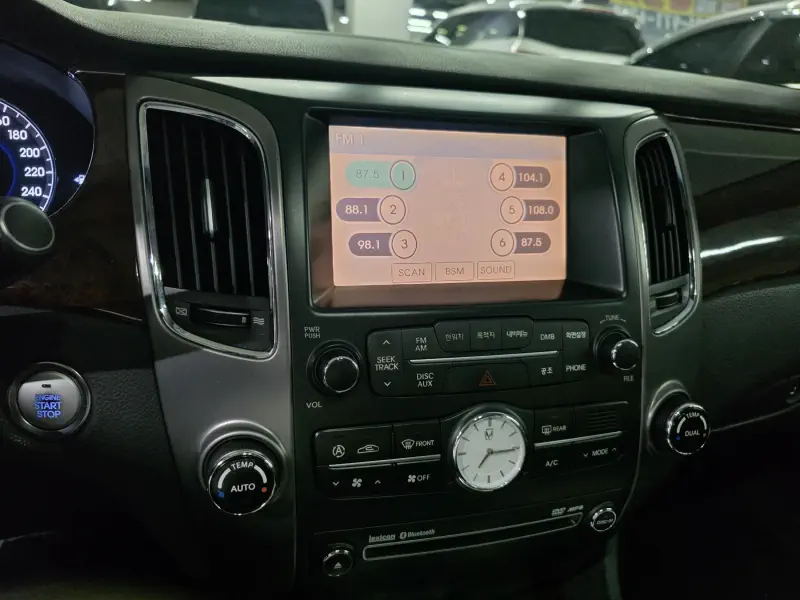 Hyundai Equus