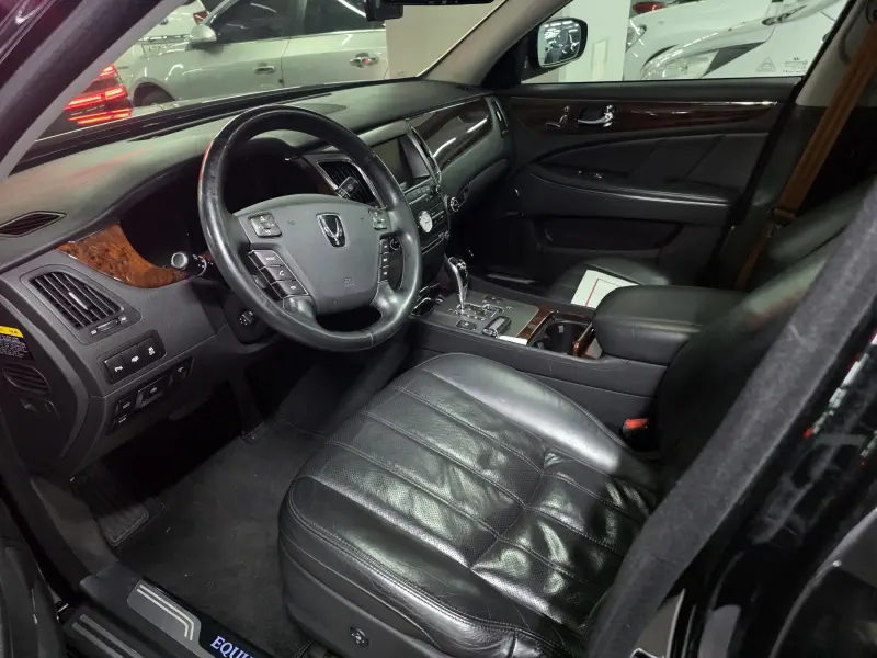 Hyundai Equus