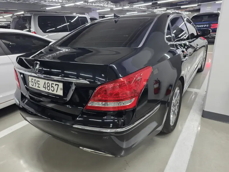 Hyundai Equus