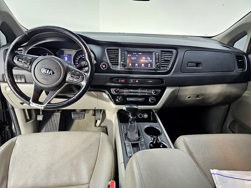 Kia Carnival