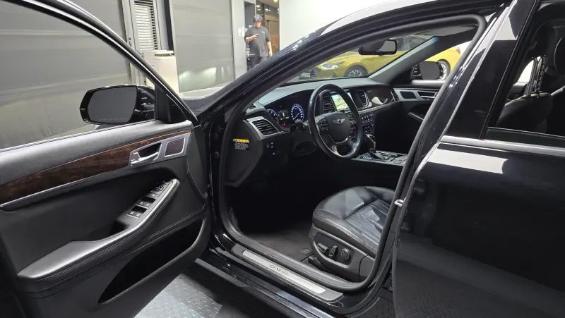 Hyundai Genesis