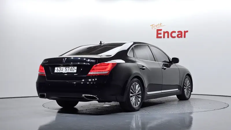 Hyundai Equus