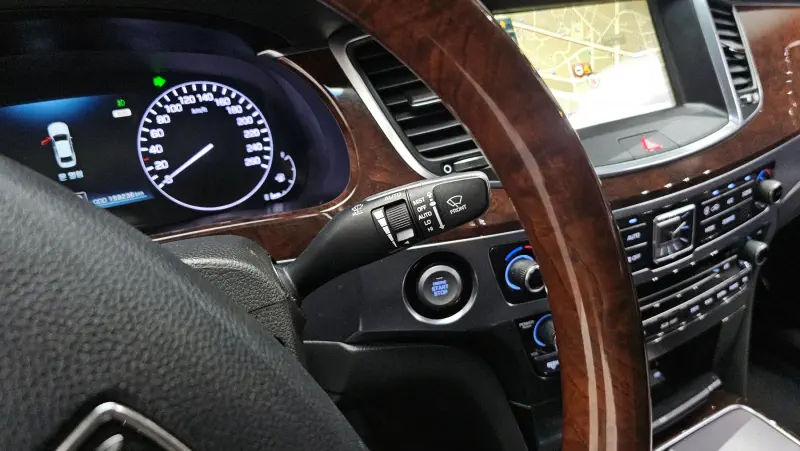 Hyundai Equus