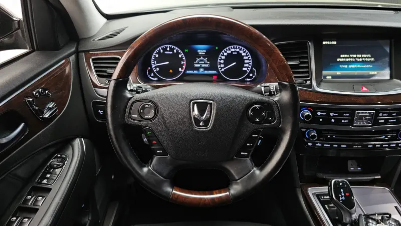 Hyundai Equus