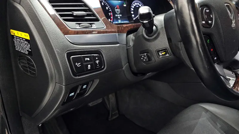 Hyundai Equus