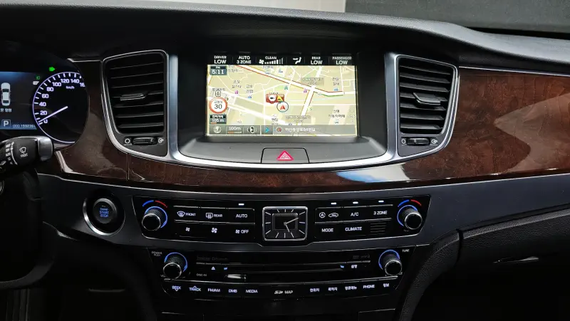 Hyundai Equus