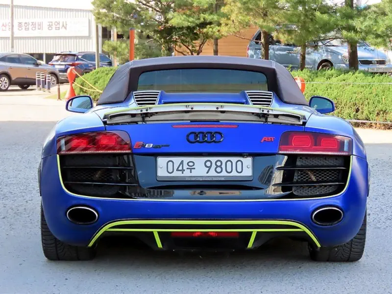 Audi R8