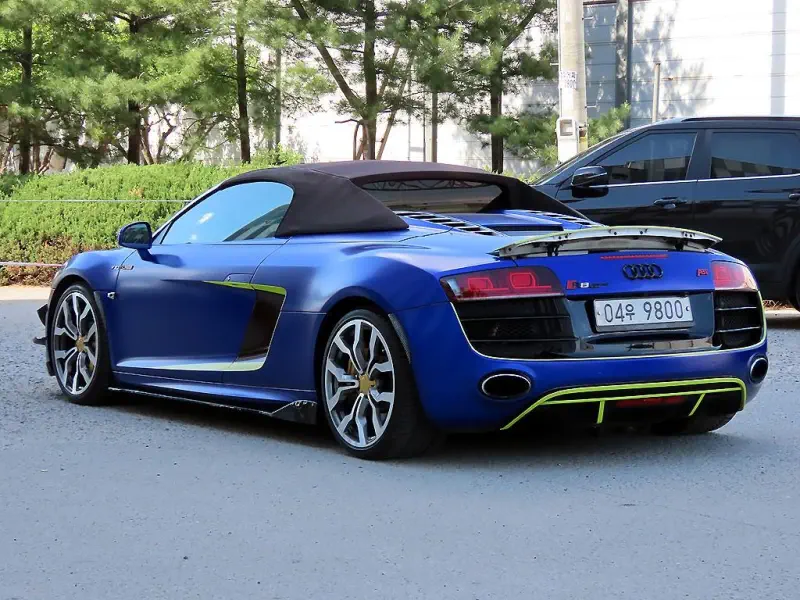 Audi R8