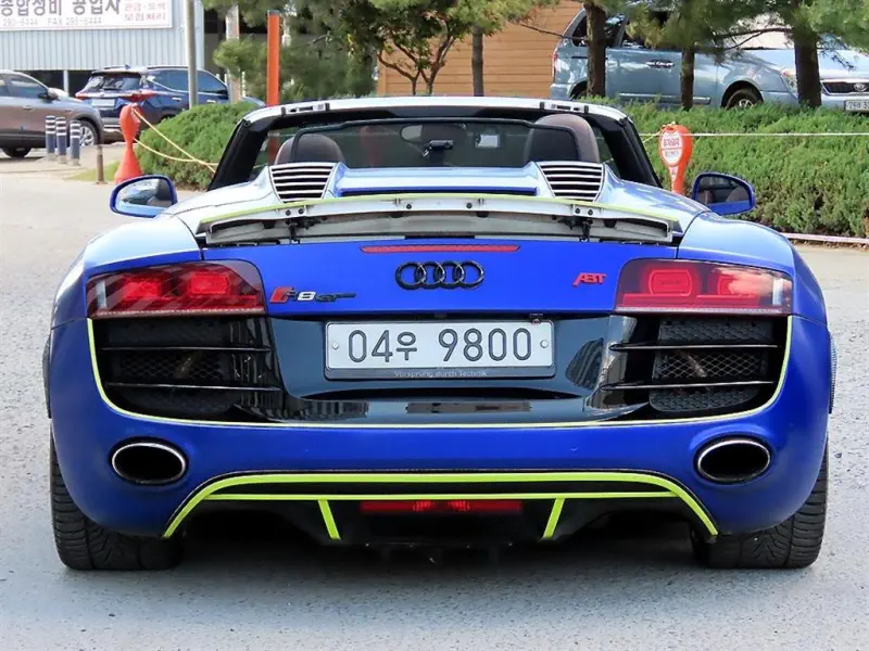 Audi R8