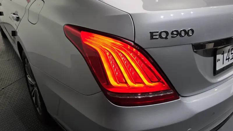 Genesis EQ900