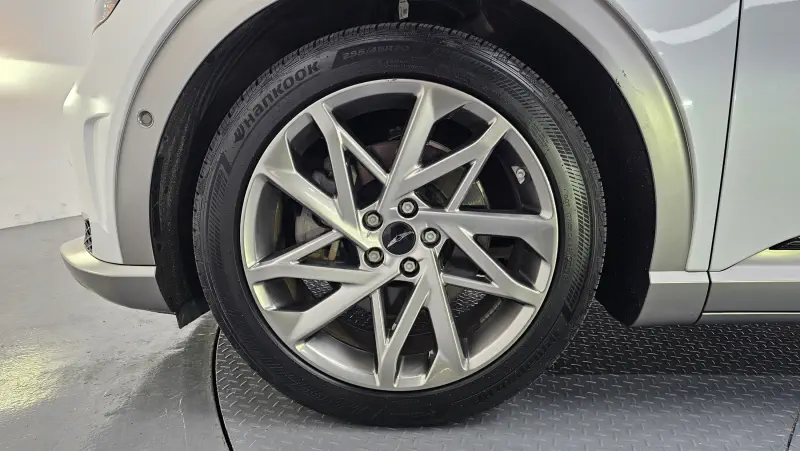 Genesis GV60